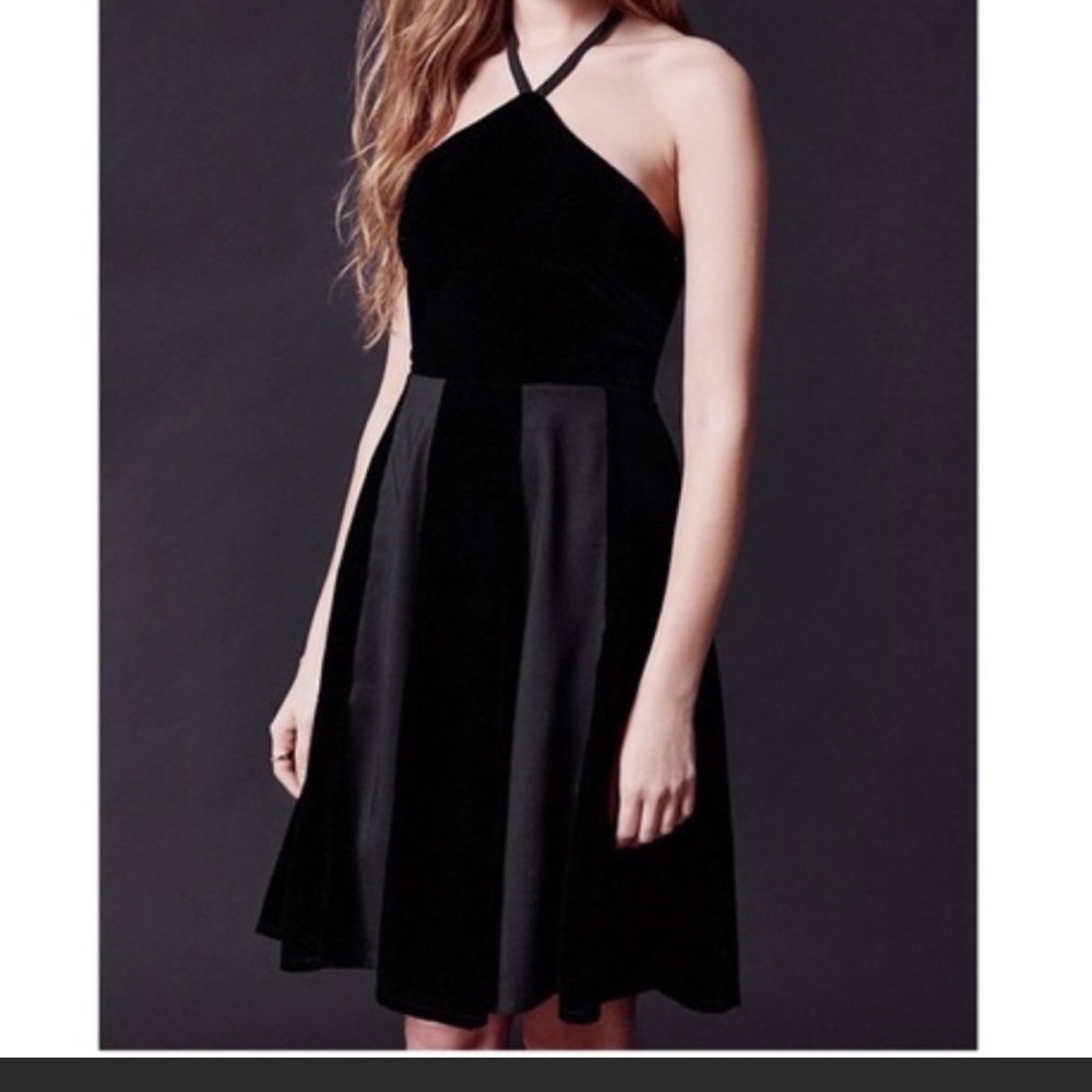 🔥FLASH SALE🔥Cute Little White Lies velvet dress